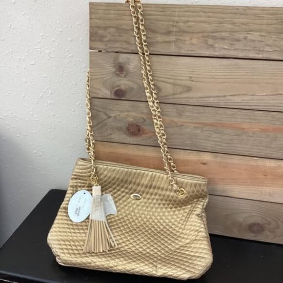 NWT Koschi Gold Shoulder Bag in Gold - Picture 1 of 7
